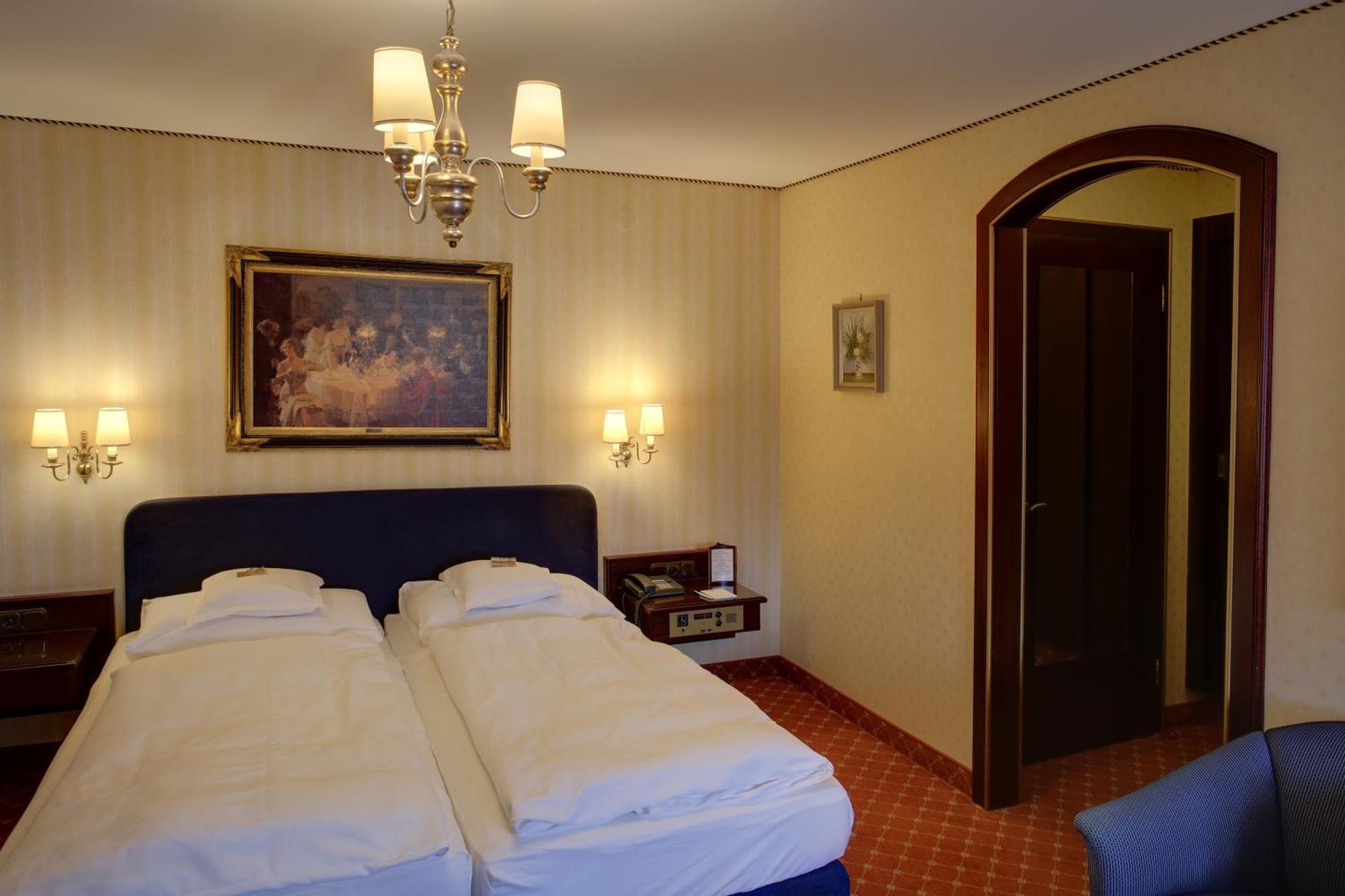 Hotel Brauereigasthof Landwehr-Braeu Reichelshofen الغرفة الصورة