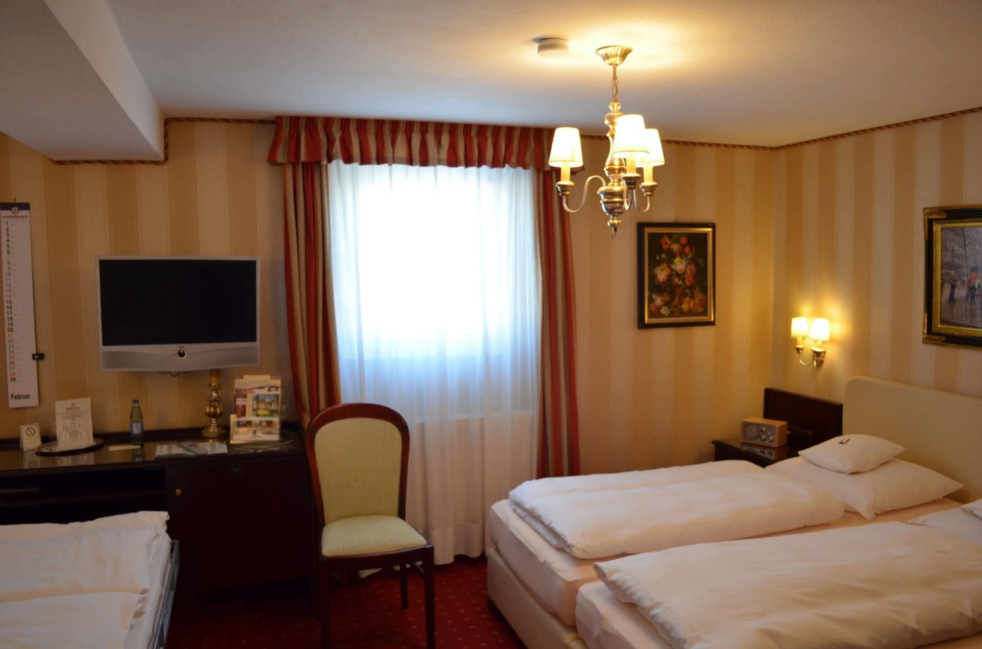 Hotel Brauereigasthof Landwehr-Braeu Reichelshofen المظهر الخارجي الصورة